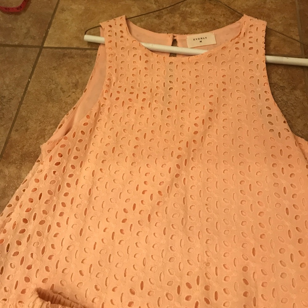 Peach eyelet shirt and shorts set - Picture 4 of 5